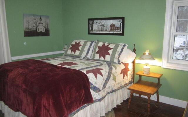 Grand Oak Manor Bed & Breakfast