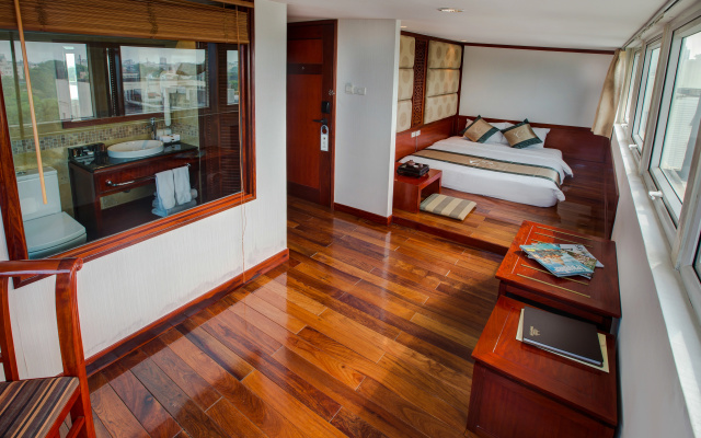 Conifer Boutique Hotel – Guest Rooms – Hanoi