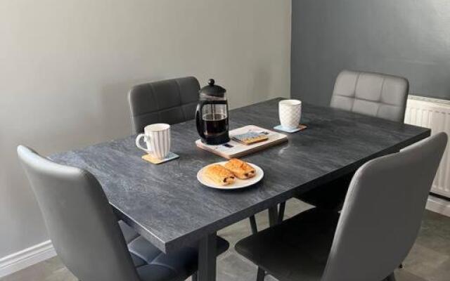 Recently refurbished 2 storey 2 bedroom apartment