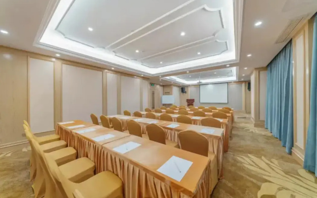 Vienna Hotel (Chongqing Jiangjin Dingshan Park)