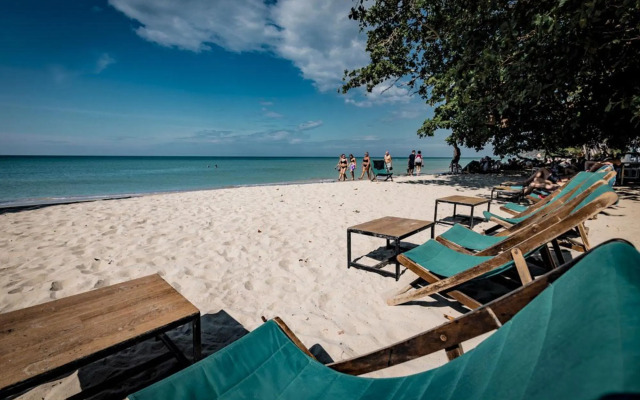 15 Palms Beach Resort