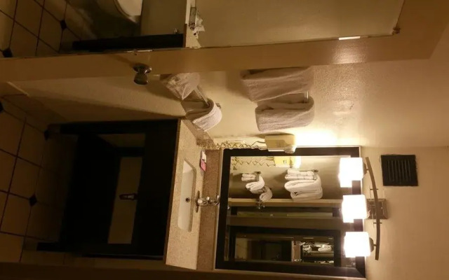Rodeway Inn & Suites