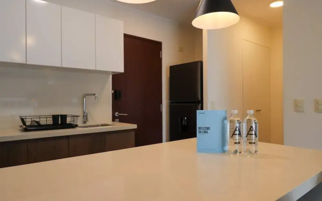 w Grandiose 1BR w Great Balcony in San Isidro