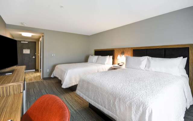 Hampton Inn & Suites Detroit/Warren