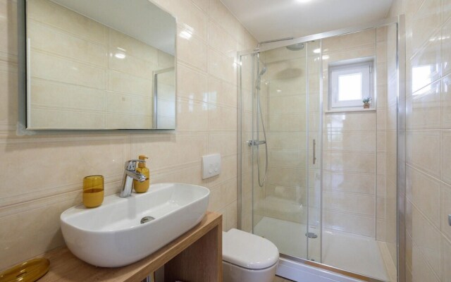 Stunning Home in Srinjine With 3 Bedrooms, Wifi and Outdoor Swimming Pool