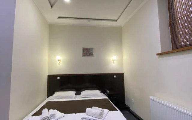 Parvina Hotel