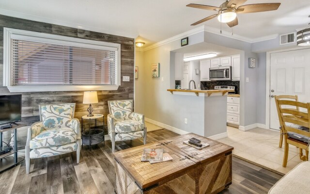 Palms at Cove View 1011-birder's Delight