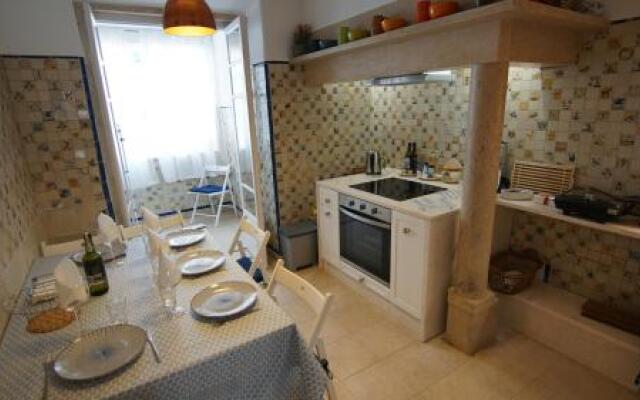 Avenida Cozy Apartment