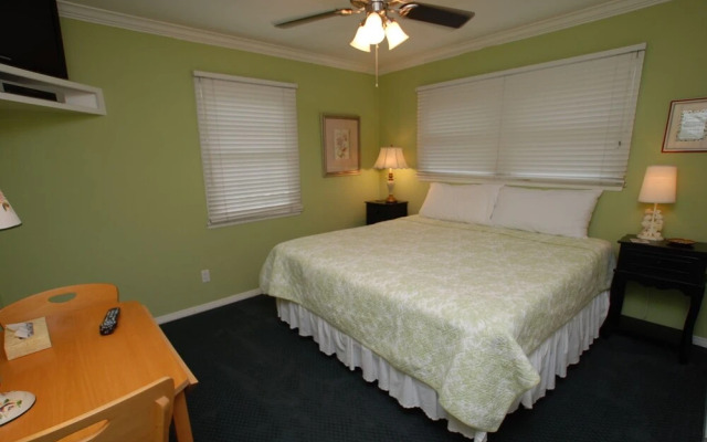 Belvue Lane 68129 by RedAwning