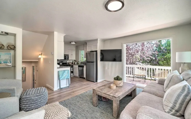 Cozy Cali Condo, Walk to Summerland Beach!