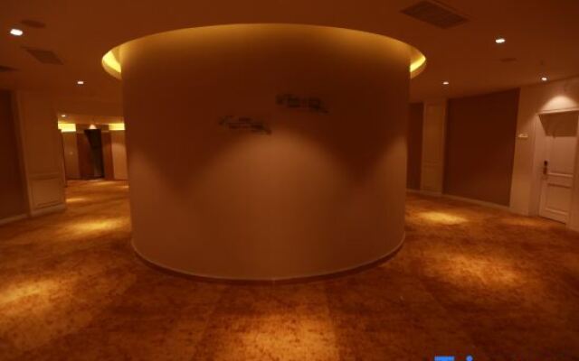 Roman Holiday Hotel