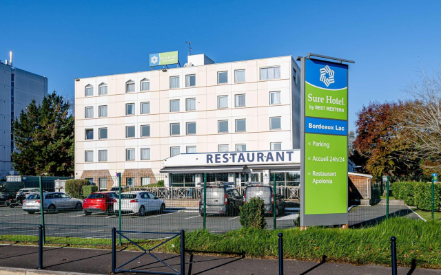 Kyriad Hotel Le Lac