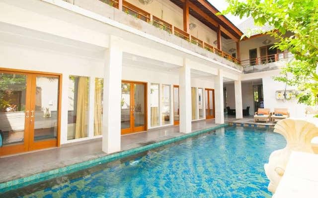 Apple Villa & Suite Seminyak