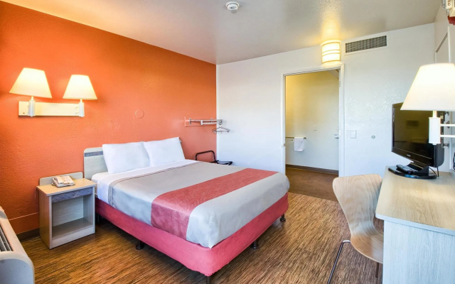 Motel 6 Pendleton, OR