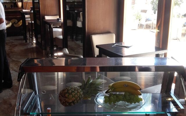 Hotel Adriana