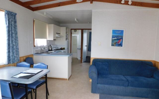 Dylene Caravan Park - 2 Br Family Cabin With Air