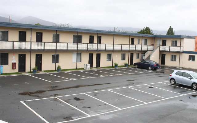 Hobart Tower Motel