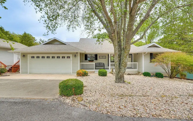 Near Dtwn Eureka Springs: Holiday Island Home!