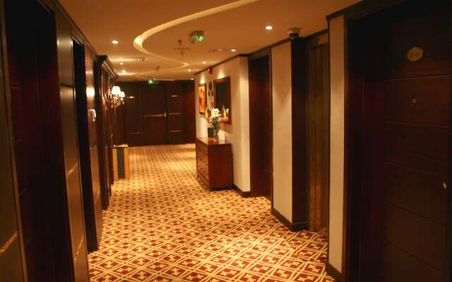 Trianon Royal Hotel