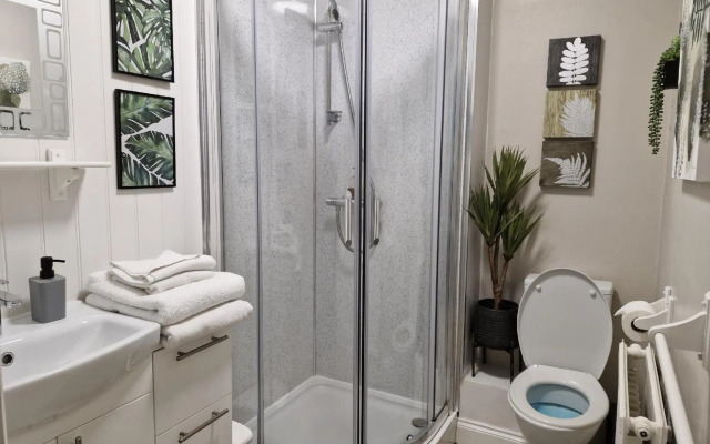 Warwick Lodge Guesthouse