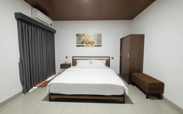 Gumitish Residence Singaraja – Guest Rooms – Singaraja