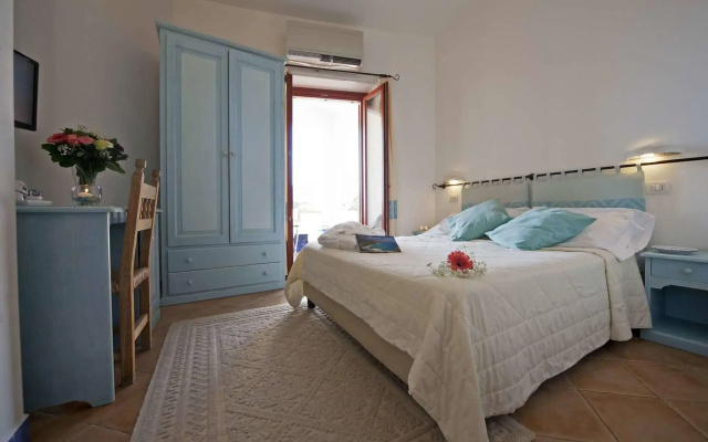 Bue Marino Hotel & Rooftop Bar