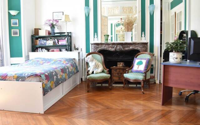 Charming 2 Bedroom Apartment With City View