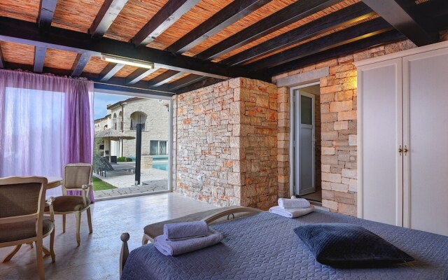 Charming Villa With Heated Pool Near Rovinj