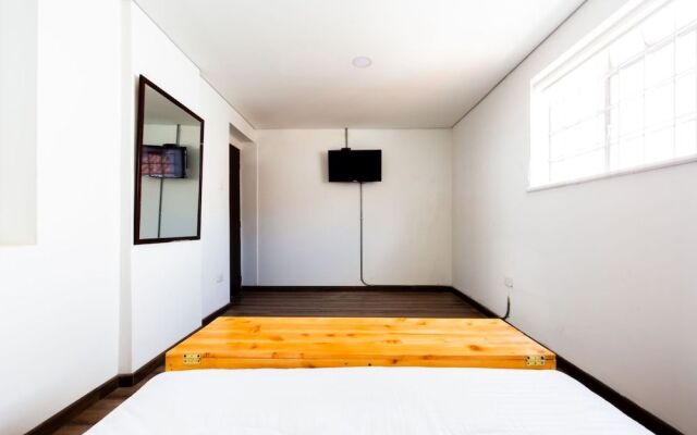 Closer Hostel