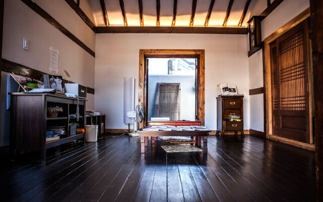 BongHwangJae Hanok