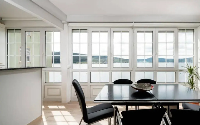 casa en corme encima del mar