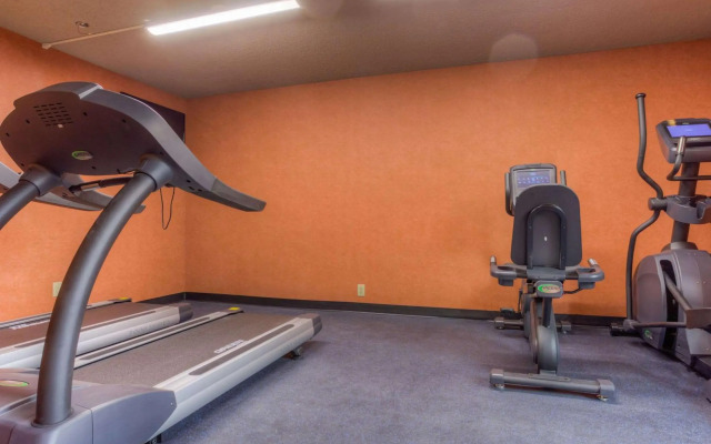 Comfort Inn & Suites Evansville Airport
