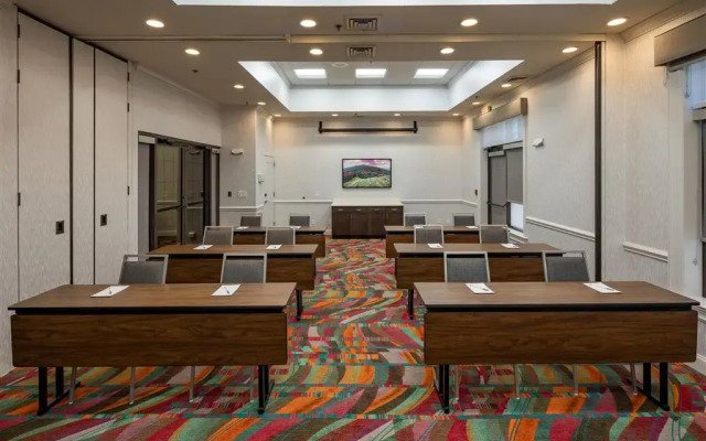 Hampton Inn & Suites Asheville Airport