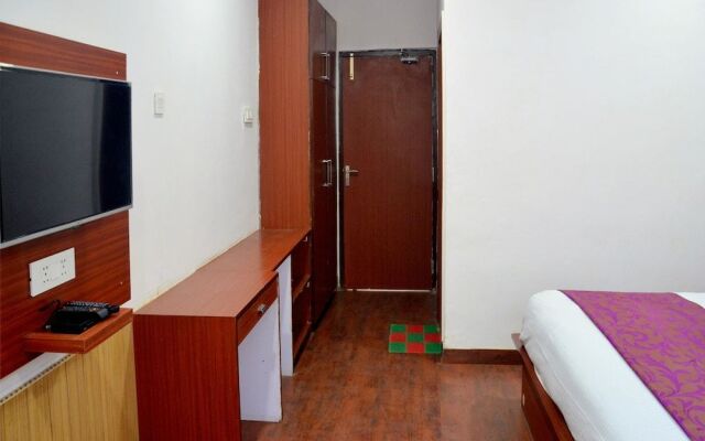 OYO 4308 Hotel Zaarang Inn