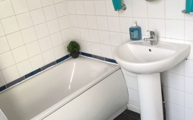 Upper Villiers - Contractors