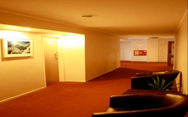 A K West Motel