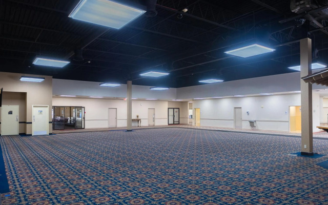 Cottonwood Suites Savannah Hotel & Conference Center