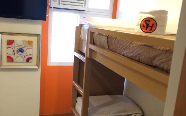 Stone House Hotel Pasay