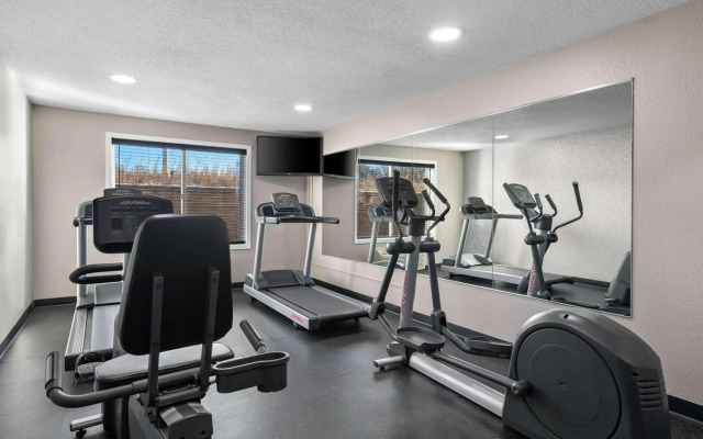 Country Inn & Suites by Radisson, Coon Rapids, MN