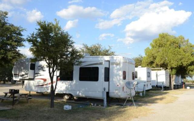 Albany Inn & RV Campground