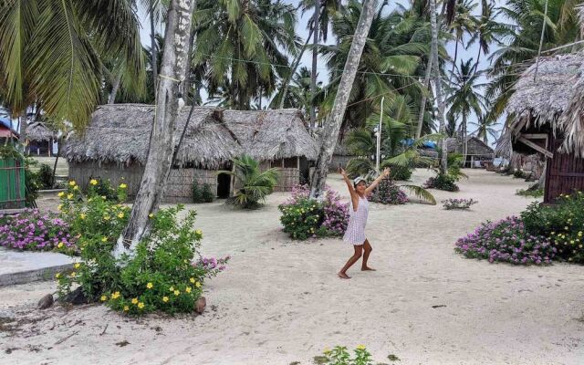 Cabins on paradise San Blas island