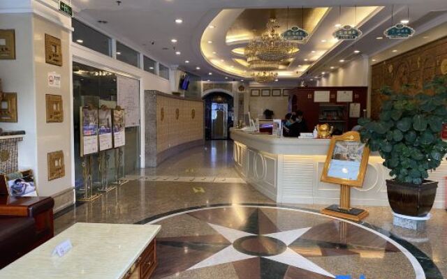 Vienna Hotel (Shenzhen Bijiashan Yinhu subway station)