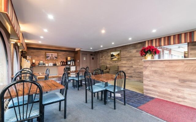 Red Carpet Inn & Suites - Albany Airport