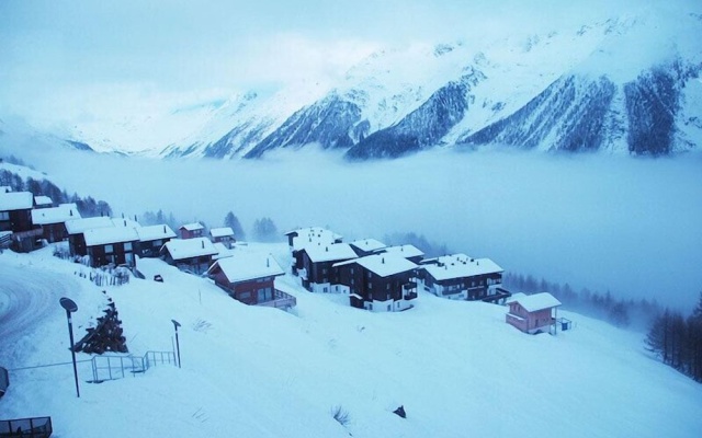 Swiss Chalet – Outside – Ferden