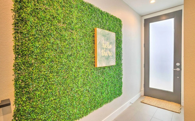 City Skyline Views: Upscale Denver Townhome