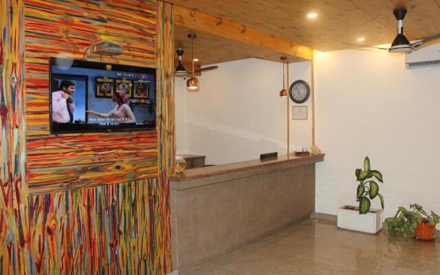 The Apple Crest - Bithal