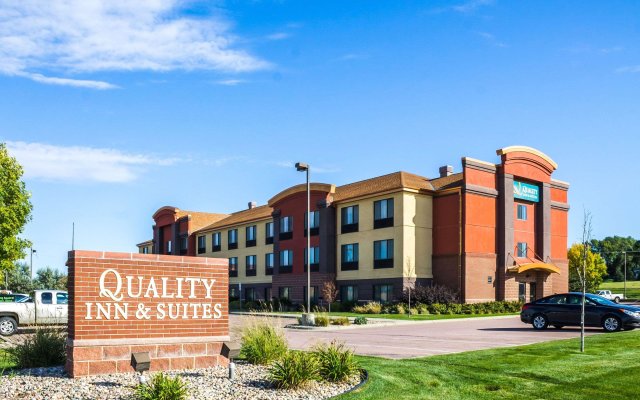 Quality Inn & Suites Airport North