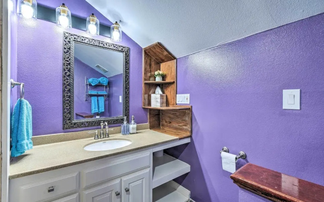 Private Pool: Spacious & Vibrant Argyle Villa!