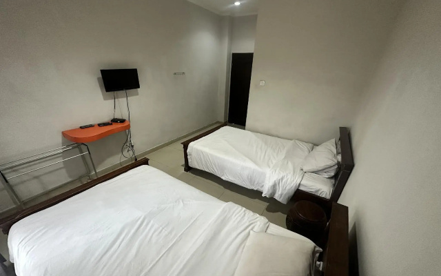 Hotel Warta Dua