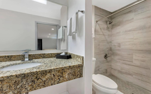 Rodeway Inn Lyons - La Grange